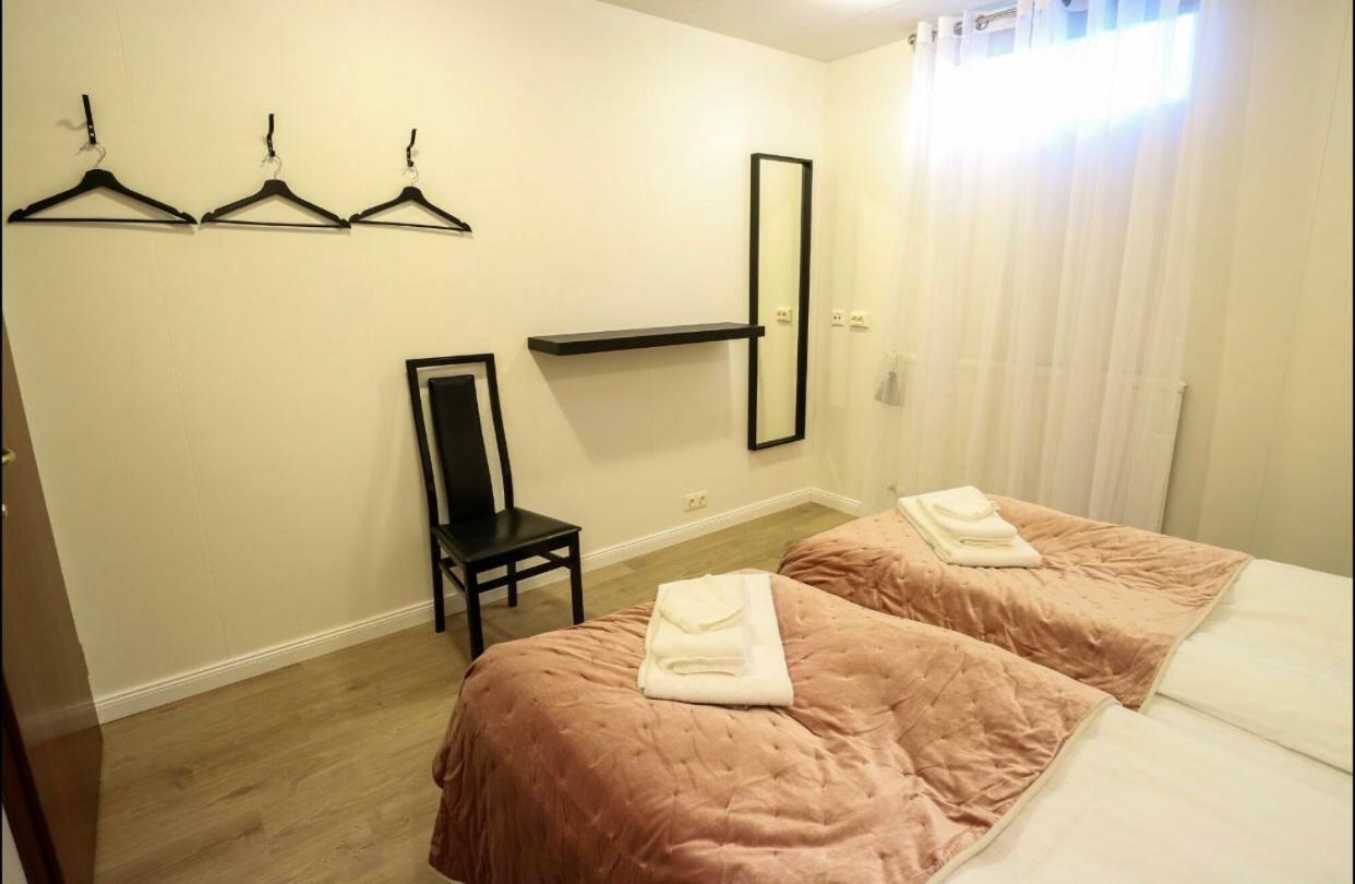10B Gamla Laeknishusith Hg15108 Hotel Saudarkrokur Luaran gambar